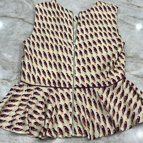 H&M Parrot Peplum Top – Pastel Green with Purple & Pink Parrots | Size‎ 12 - Picture 10 of 11
